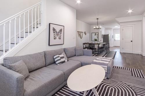 Ann Avenue 3BR St Louis Home with Games and Free Parking near Anheuser-Busch Brewery