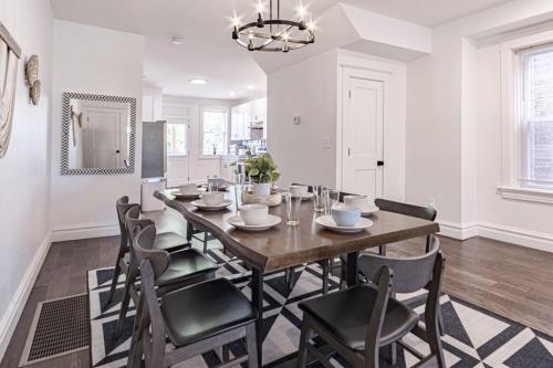 Ann Avenue 3BR St Louis Home with Games and Free Parking near Anheuser-Busch Brewery