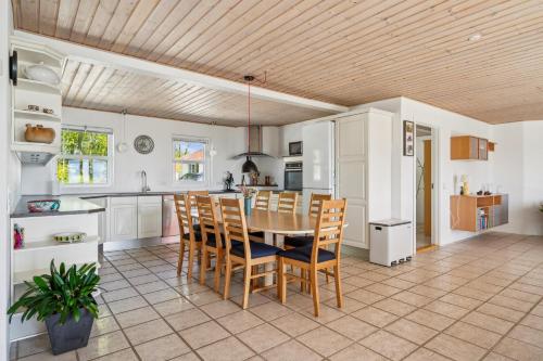 Vista exterior, Nice Home In Ebeltoft With 4 Bedrooms And Internet in Ebeltoft