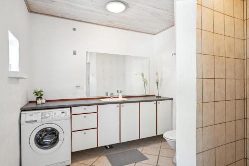Stunning Home In Ebeltoft With 2 Bedrooms And Internet - image 3