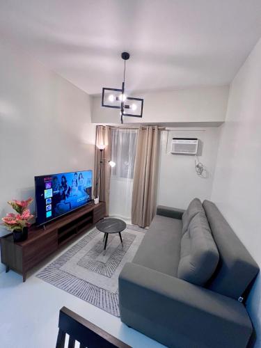 High and Cozy, Manila