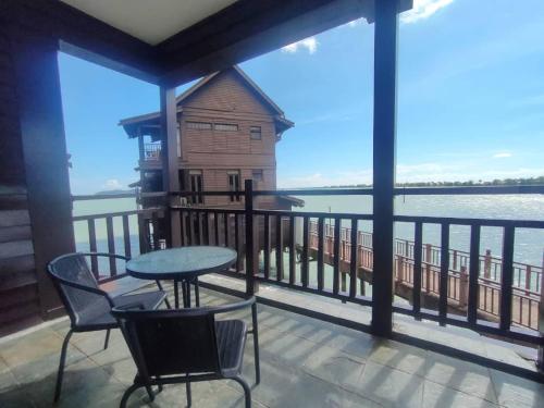 Newly Renovated Studio w Seaview Balcony in Padang Matsirat