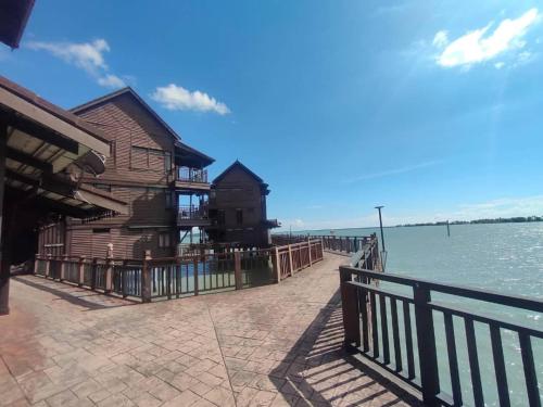 Newly Renovated Studio w Seaview Balcony in Padang Matsirat