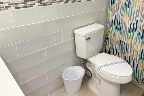 Sunny Isles Apartments by MiaRentals - image 6