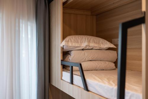 Hidden Garden Youth Hostel -Oriental Pearl &Lujiazui -Garden Social Area -Bar -Café -Free Laundry Luggage Storage -24H Front Desk -English Service, Shanghai (Foto 5)