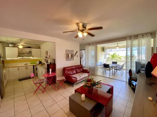 Deluxe One-Bedroom Apartment with Ocean View image 8
