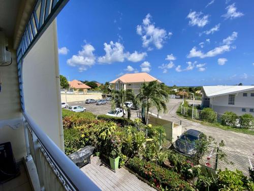 Deluxe One-Bedroom Apartment with Ocean View image 1
