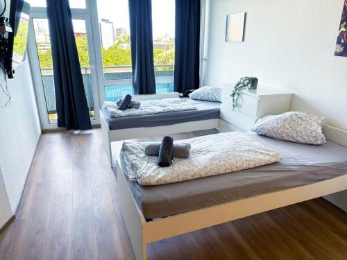 Cologne Fair Apartment with Cathedral View, Кёльн (фото 5)