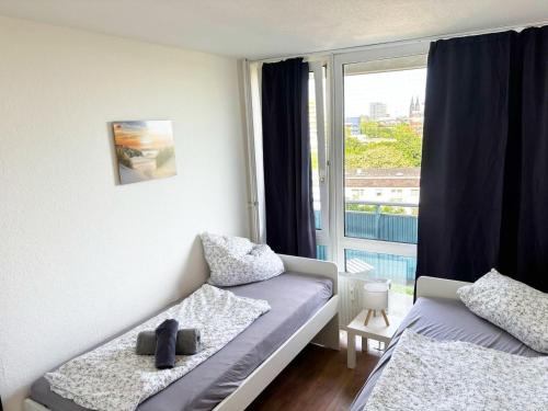 Cologne Fair Apartment with Cathedral View, Кёльн (фото 4)