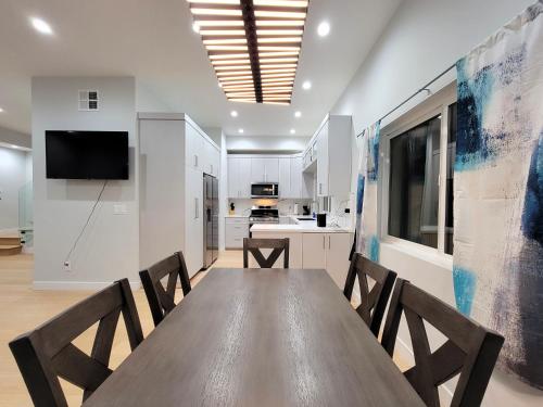 Newly constructed 2 bedroom by La Cienega Plaza with parking, modern kitchen, washer dryer and very central to attractions, Los Angeles (fotografie 7)