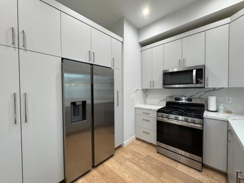 Newly constructed 2 bedroom by La Cienega Plaza with parking, modern kitchen, washer dryer and very central to attractions, Los Angeles (fotografie 9)