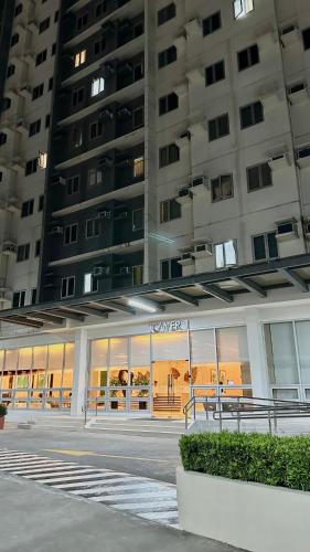 Vine Residences 2 BR, Prime Video,Free Parking, Near Mall, Nice pool, Unli WiFi 905, Manila (Foto 6)