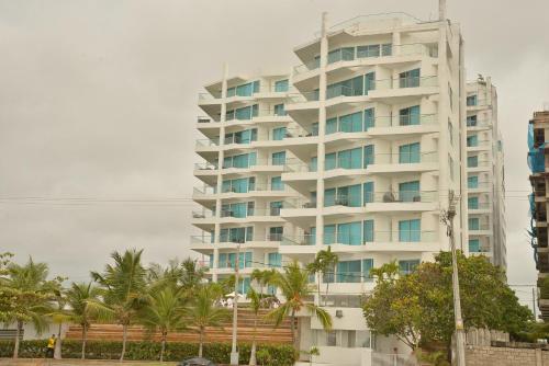 Moderno 3 Alcobas Frente a Playa - image 3