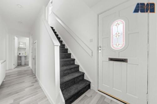 3BR Home in Kilmarnock Sleeps 6 in คิลมาร์นอค