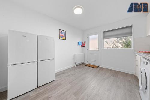 3BR Home in Kilmarnock Sleeps 6 in คิลมาร์นอค