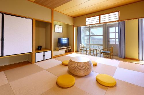 Japanese-Style Room