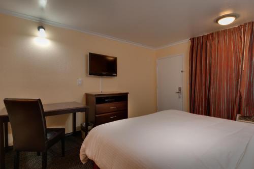 Vagabond Inn San Pedro - image 5