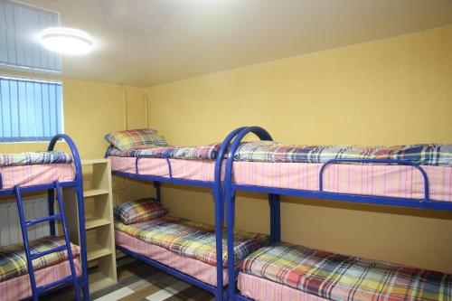 De-hostel