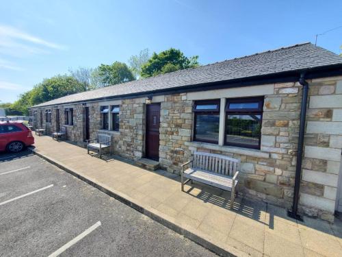 The Golden Ball Cottages 2