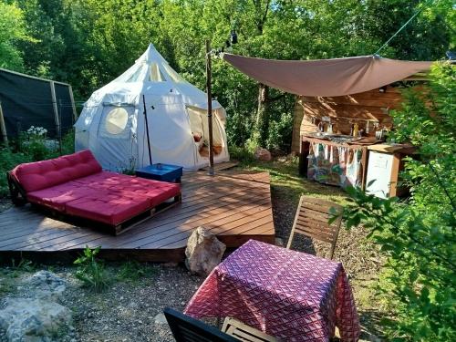 Tente tipi nature, calme, cascade et baignade à 10 minutes à pieds gîte à louer Gorniès