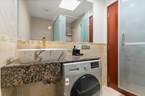 2-Bedroom Apartment Near To The Beach in Sadaf, Dubai (photo 8)
