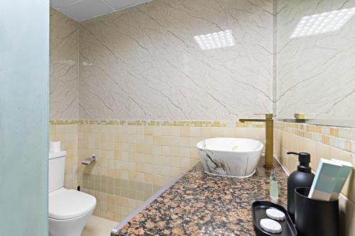 2-Bedroom Apartment Near To The Beach in Sadaf, Dubai (photo 9)