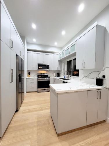 Newly constructed 2 bedroom by La Cienega Plaza with parking, modern kitchen, washer dryer and very central to attractions, Los Angeles (fotografie 5)