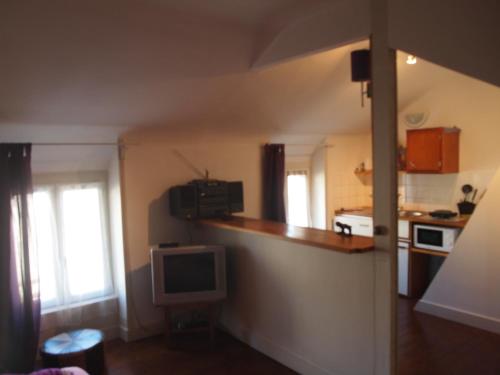 virtuve, Chambres et Tables d'hotes a l'Auberge Touristique in Mevēna