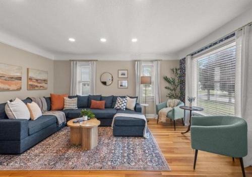 Hot Tub Game Room with Shuffleboard N64 Sleeps 8