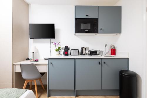 Charmstay Kensington Olympia 2