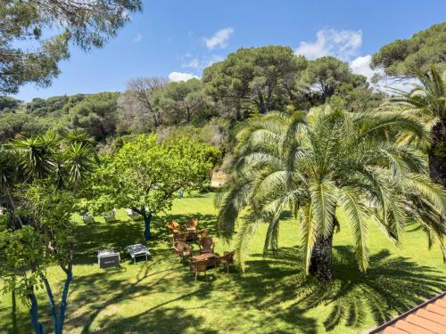 Deluxe Double or Twin Room with Garden View image 8