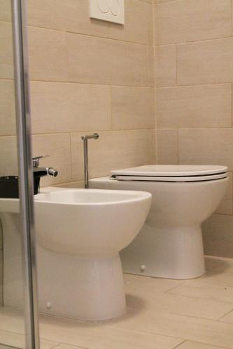Double Room with Balcony (3 Adults) image 6