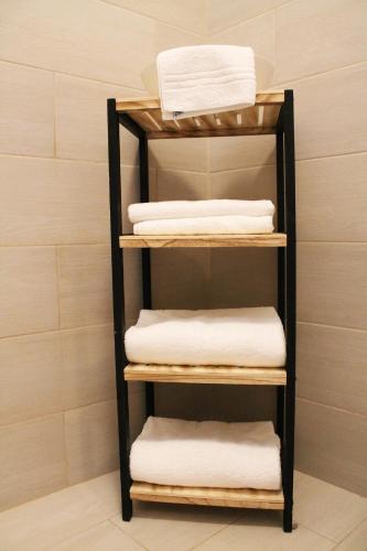 Double Room with Balcony (3 Adults) image 5