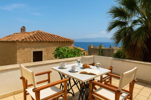 Menexes Suites Monemvasia chambre d'hôte Ákra Kári