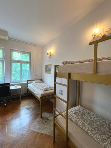 Rooms Miklošičeva, Любляна (фото 10)