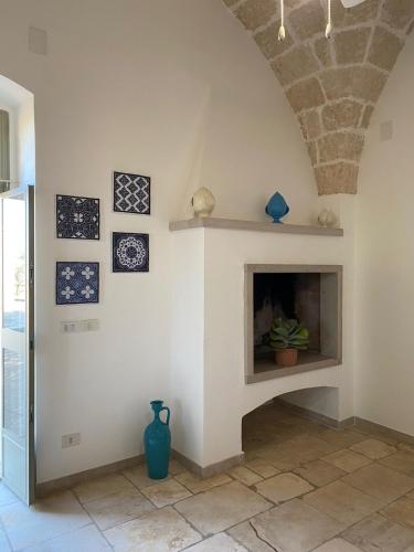 Villa Don Vito surrounded by centuries-old olive trees in Torricella
