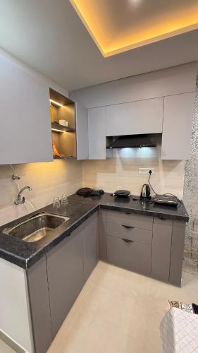 Solitaire Suites by Black Tie 3