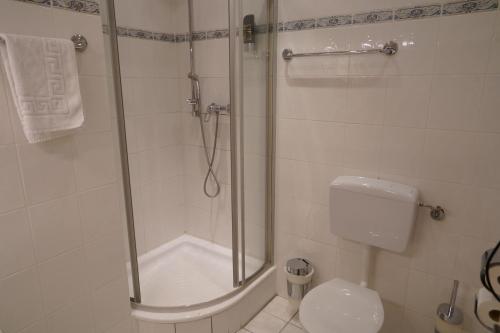 Single Room image 5