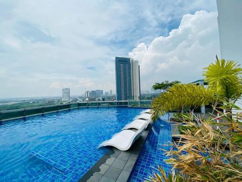 Eastwood City 1BR Muji Home Luxe Minimalist Fast WiFi, Manila (photo 8)