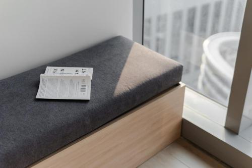 Eastwood City 1BR Muji Home Luxe Minimalist Fast WiFi, Manila (photo 10)