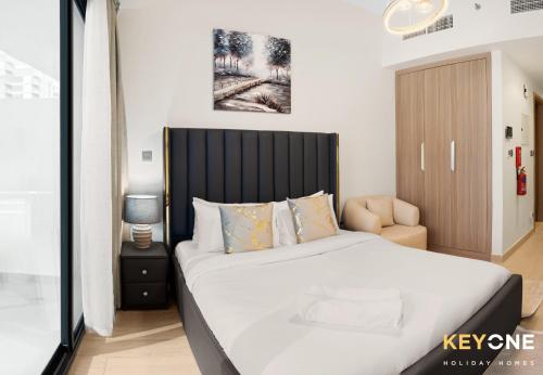 Azizi Riviera Studio with Chic Furnishing - image 10