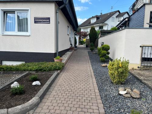 Ferienwohnungen Forneck - Apartment - Zeltingen-Rachtig