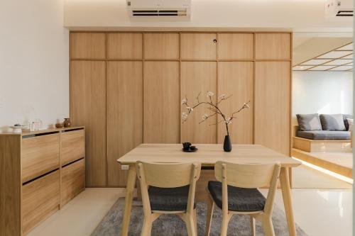 Eastwood City 1BR Muji Home Luxe Minimalist Fast WiFi, Manila (photo 6)