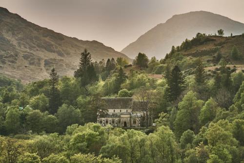 Tuvākā izklaides vieta, Stage House Bed & Breakfast in Glenfinnan