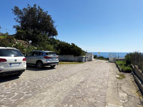 One-Bedroom Apartment with Sea View image 8
