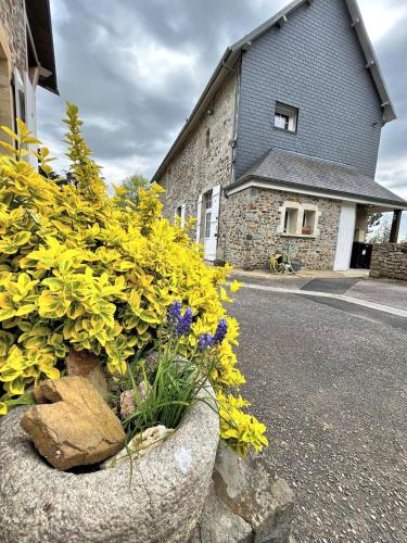 Gîte et gîte équestre dans ancienne laiterie rénovée (Gite et gite equestre dans ancienne laiterie renovee) in Saint-Sauveur-le-Vicomte