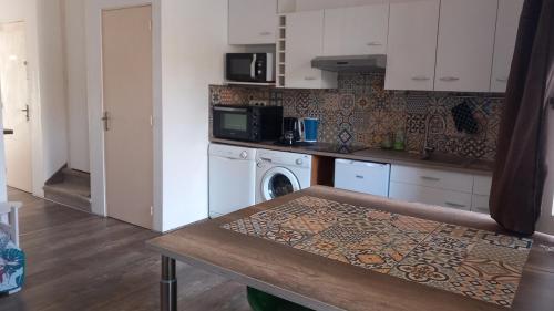 virtuve, Gite chez Anne So in Montpezat-sous-Bauzon
