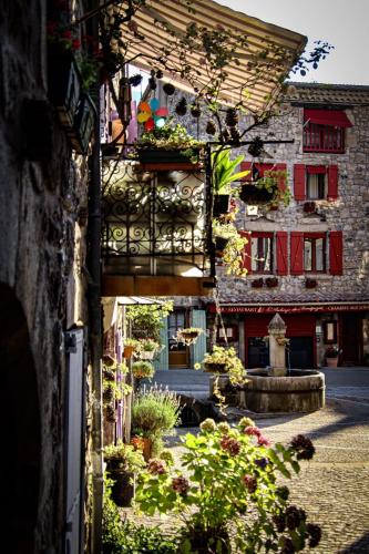 Gite chez Anne So in Montpezat-sous-Bauzon