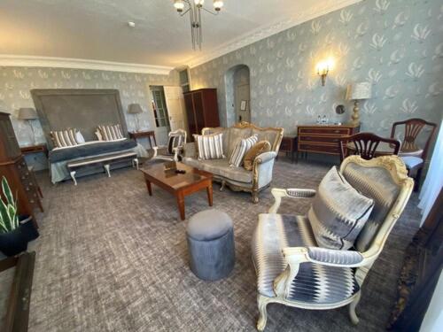 New House Country Hotel - image 8