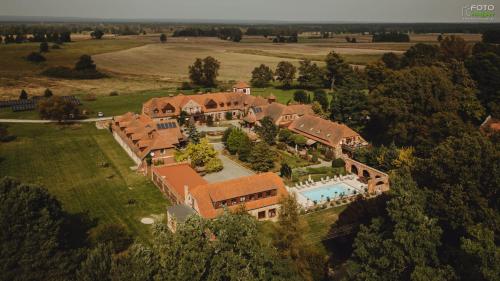 Żabi Dwór - HOTEL - RESTAURACJA - SPA